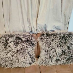 Throw pillow
